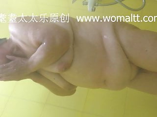 Chinese granny in the bath 3